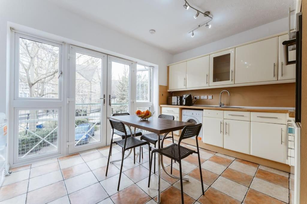 Comfortable Double Room For Your London Getaway מראה חיצוני תמונה